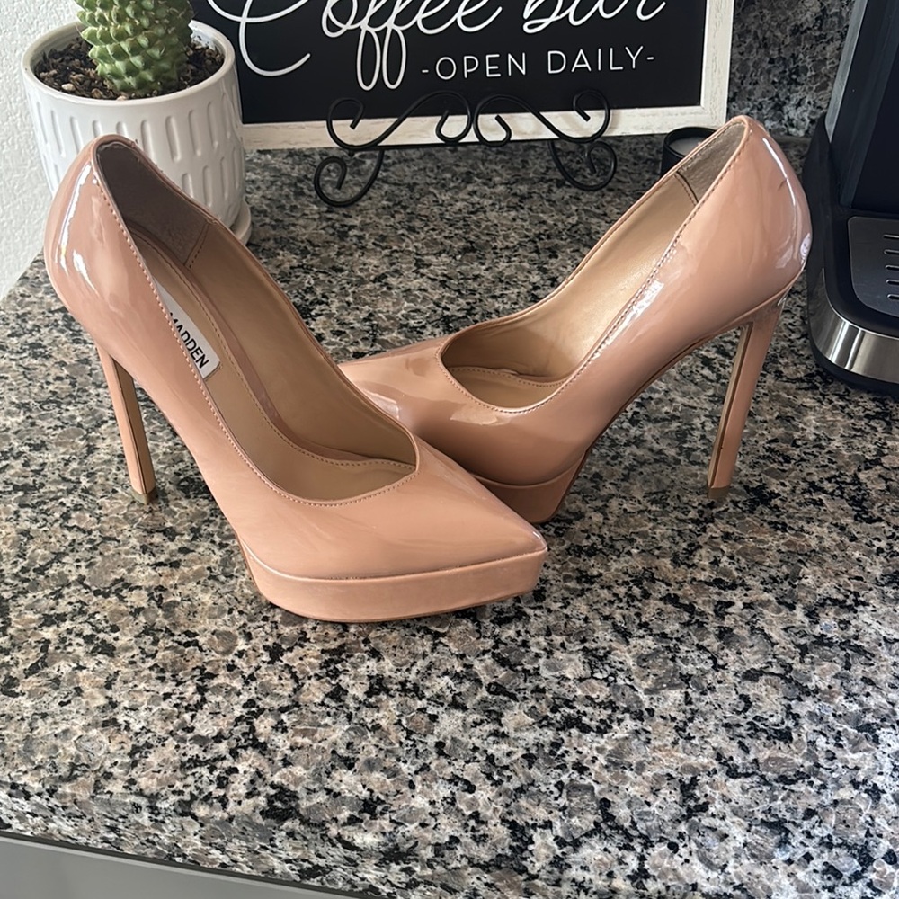 Steve Madden Tan Heels Classic Stiletto Pumps